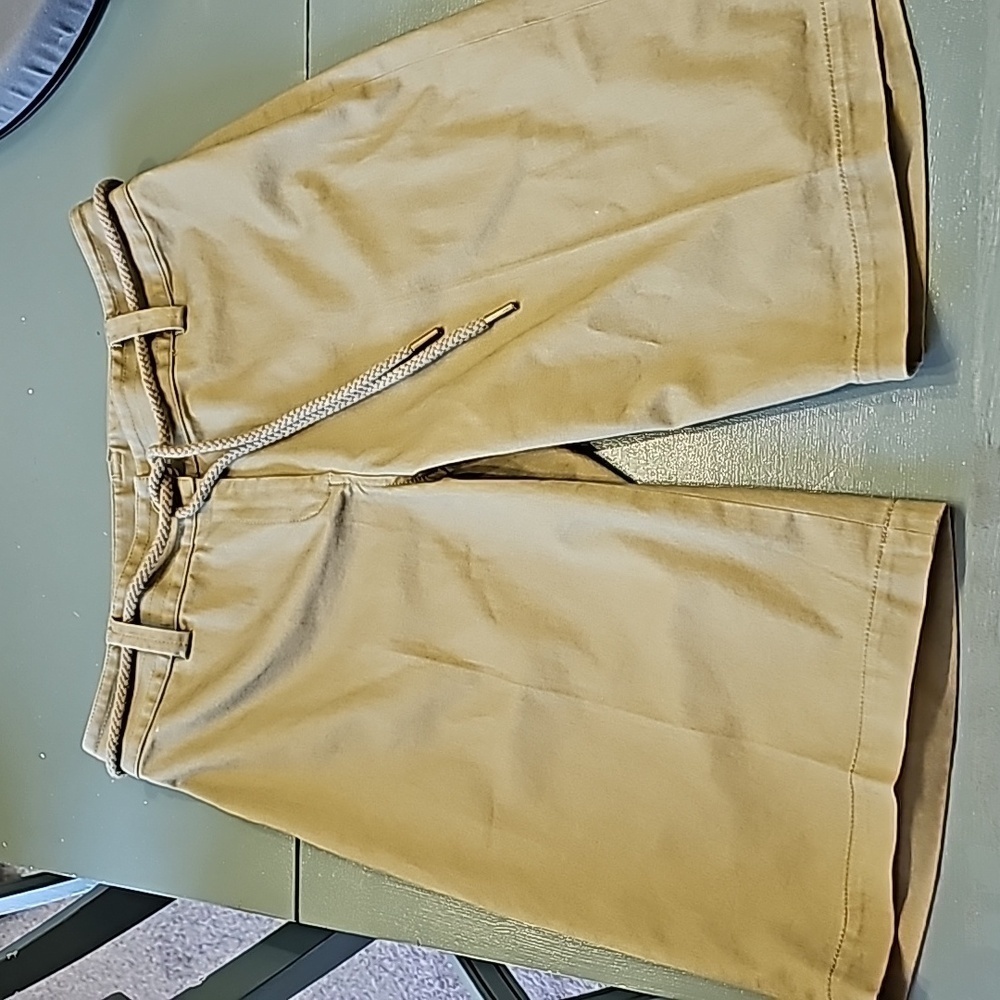 SIGRID OLSEN Olive green bermuda shorts. Rope tie‎ 4 pockets. Size 6. Excellent